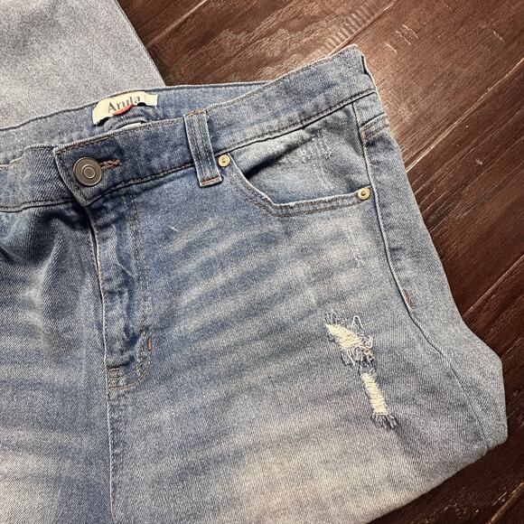 Arula (Altar’d State) Flared leg raw hem distressed denim jeans size 14 - Picture 4 of 8